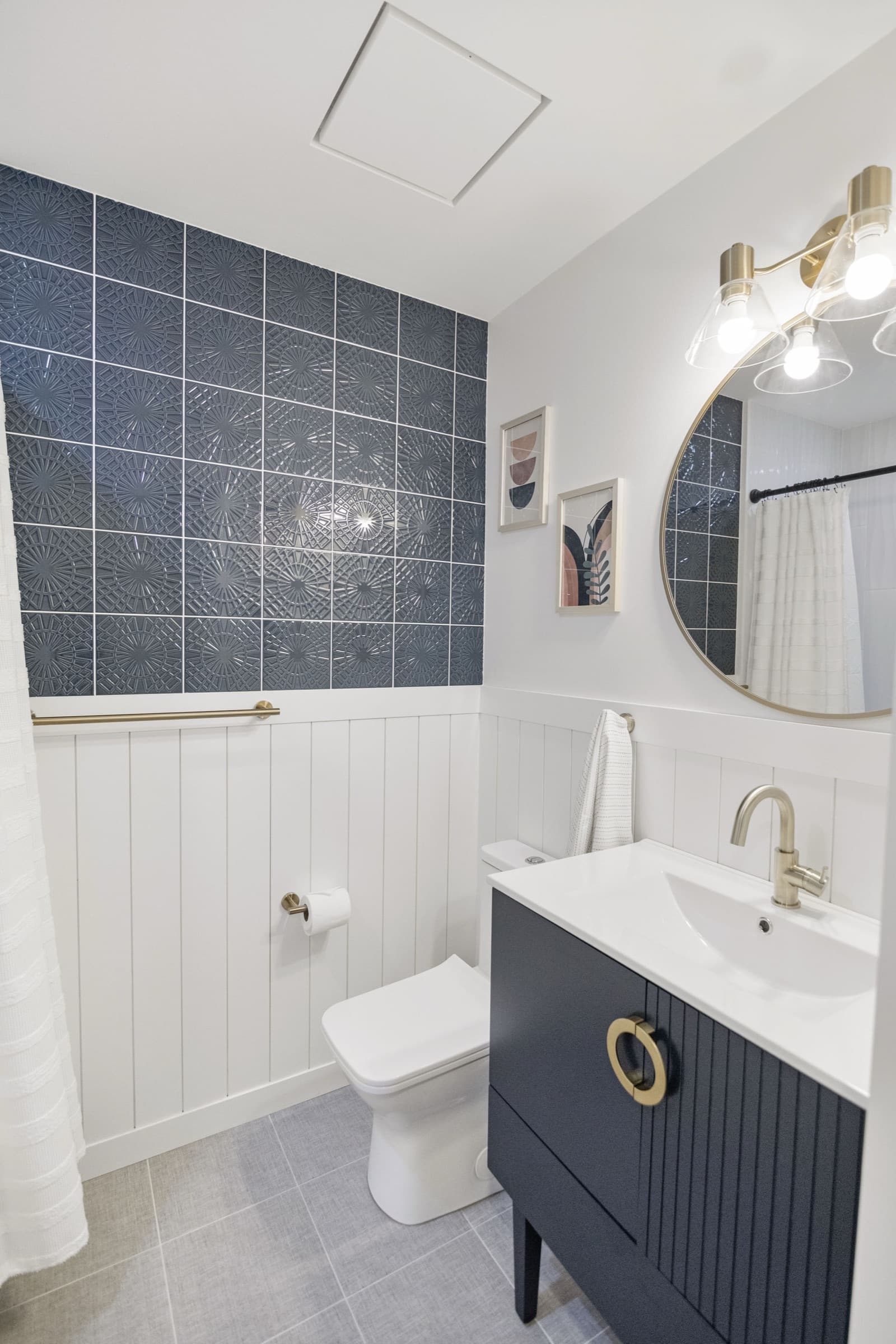 Candlestick Ct Hall Bathroom